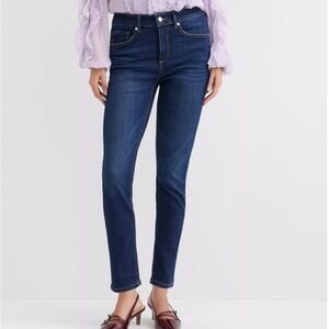 LOFT Curvy Skinny Crop Jeans. Medium Dark Wash. Size 27 or 4 Petite.